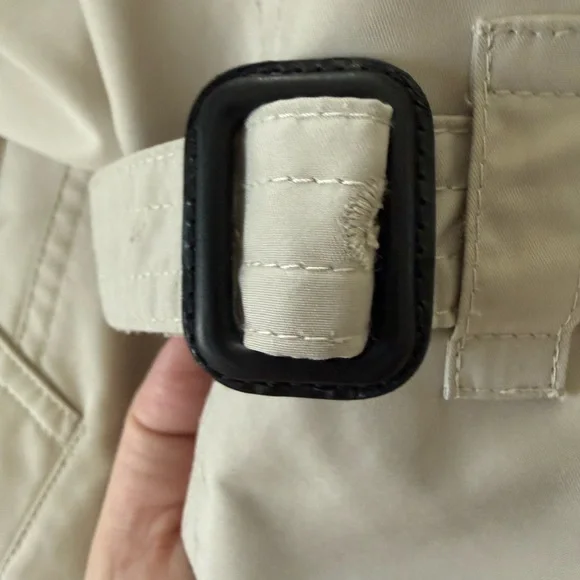Burberry Women's Beige Double-Breasted Trench Coat US14 - Picture 6 of 10